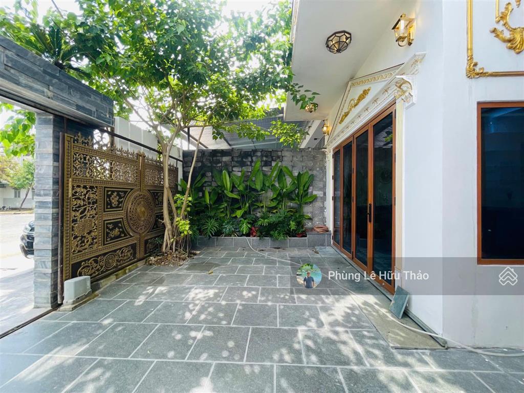 Bán biệt thự sân vườn 3 tầng tân cổ điển full nội thất siêu cao cấp gần trung tâm liên chiểu