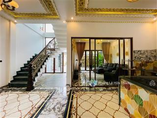 Bán biệt thự sân vườn 3 tầng tân cổ điển full nội thất siêu cao cấp gần trung tâm liên chiểu