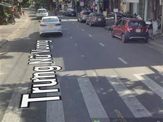 Bán đất tặng nhà 3 tầng 2 mặt tiền thoáng mát trưng nữ vương gần cầu rồng, diện tích 76.3m2 nở hậu