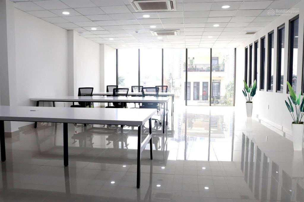 Cho thuê nhà lam sơn, p. 2, q. tân bình, dt 7x19m, hầm trệt 4 lầu, thang máy