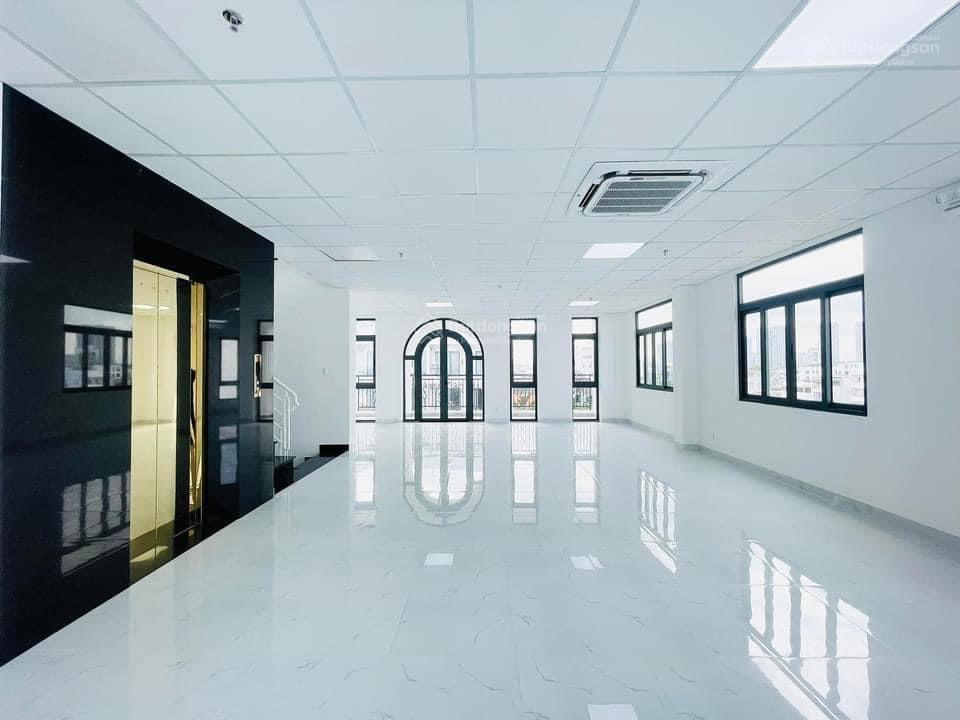 Cho thuê tòa nhà nguyễn trọng tuyển tân bình, 800m² sử dụng, hầm trệt 5 lầu, full ốp kính