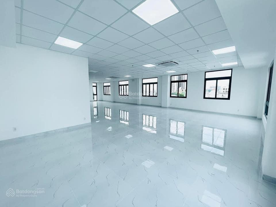 Cho thuê tòa nhà nguyễn trọng tuyển tân bình, 800m² sử dụng, hầm trệt 5 lầu, full ốp kính