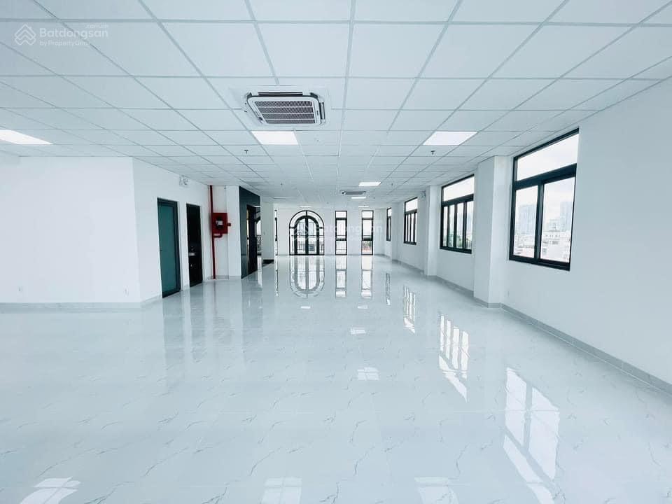 Cho thuê tòa nhà nguyễn trọng tuyển tân bình, 800m² sử dụng, hầm trệt 5 lầu, full ốp kính