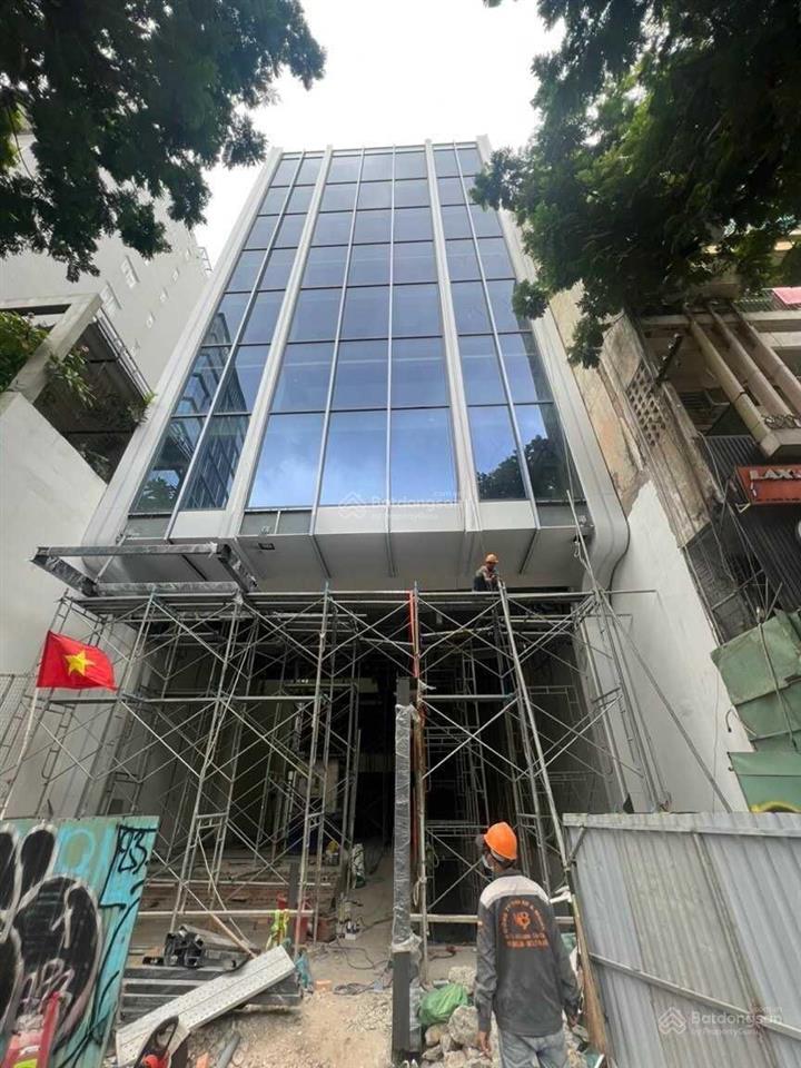 Cho thuê nhà mới xây phổ quang, p. 2, q. tb, dt 7x20m, hầm 6 tầng, thang máy cuối nhà