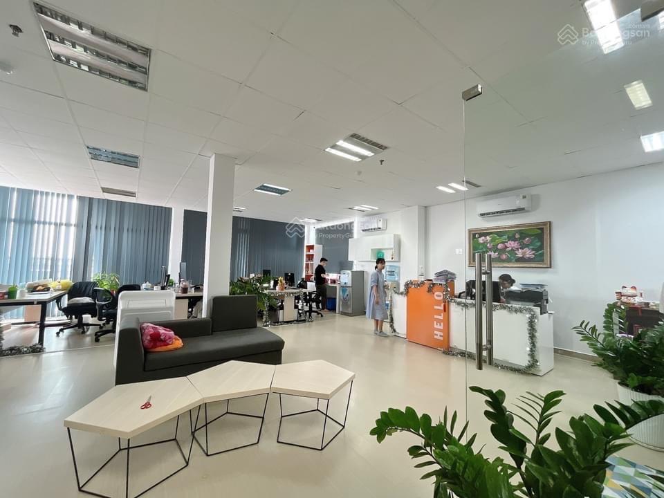 Cho thuê nhà nguyên căn mặt tiền thăng long, p. 4, q. tb, hầm trệt 4 lầu, full nội thất văn phòng