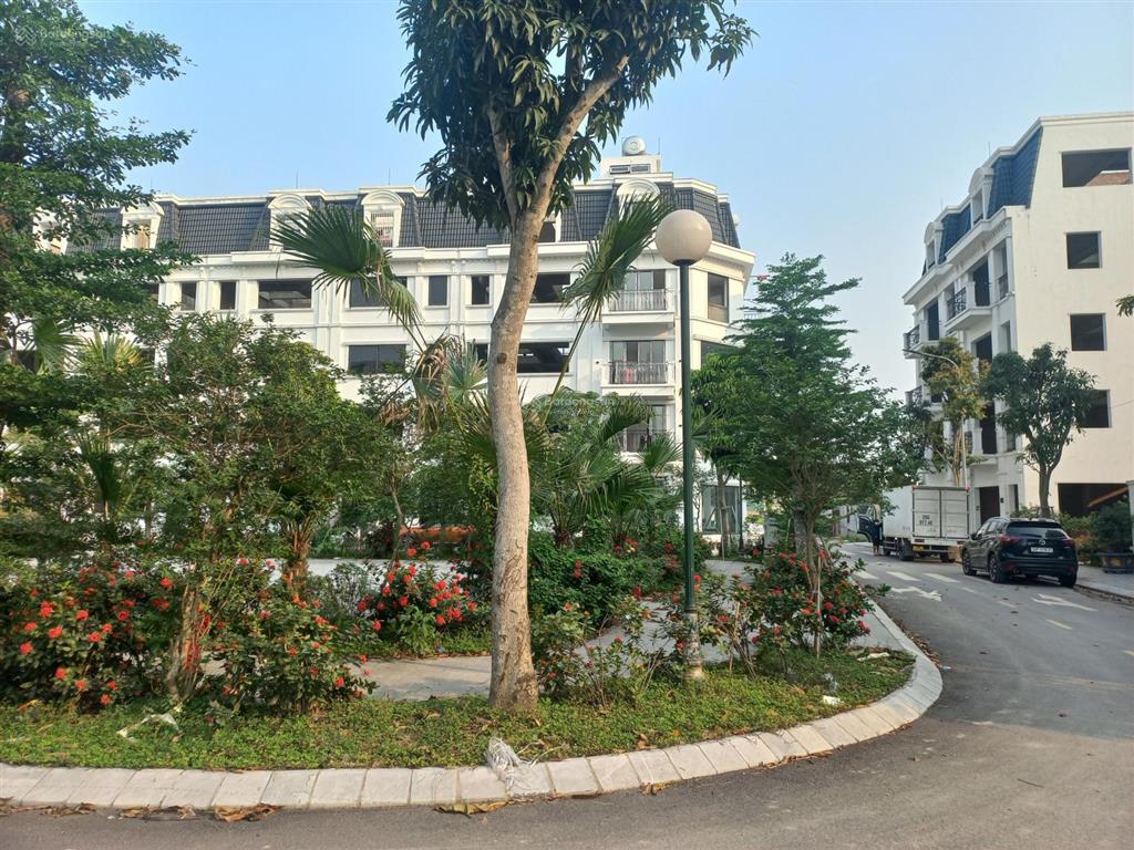 Chính chủ bán nhà biệt thự 170m2 siêu hiếm, gần công viên rộng 20ha. 0971 987 ***