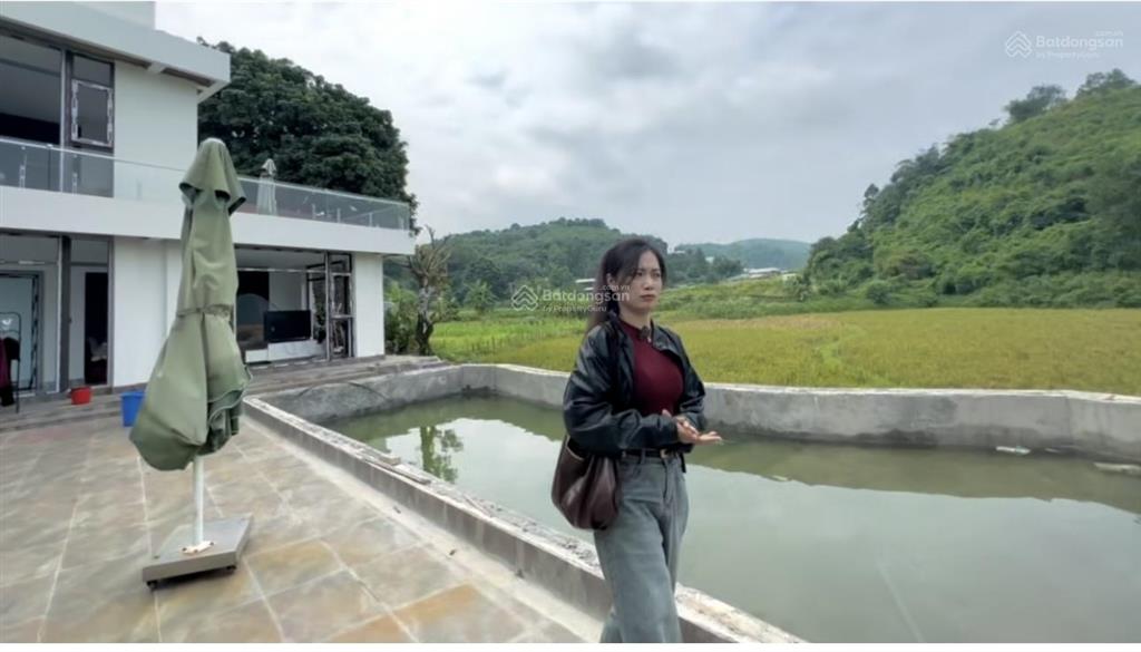 Siêu phẩm villa mini view cánh đồng  có sẵn nhà, bể bơi, vườn xanh  chỉ việc xách vali về ở!