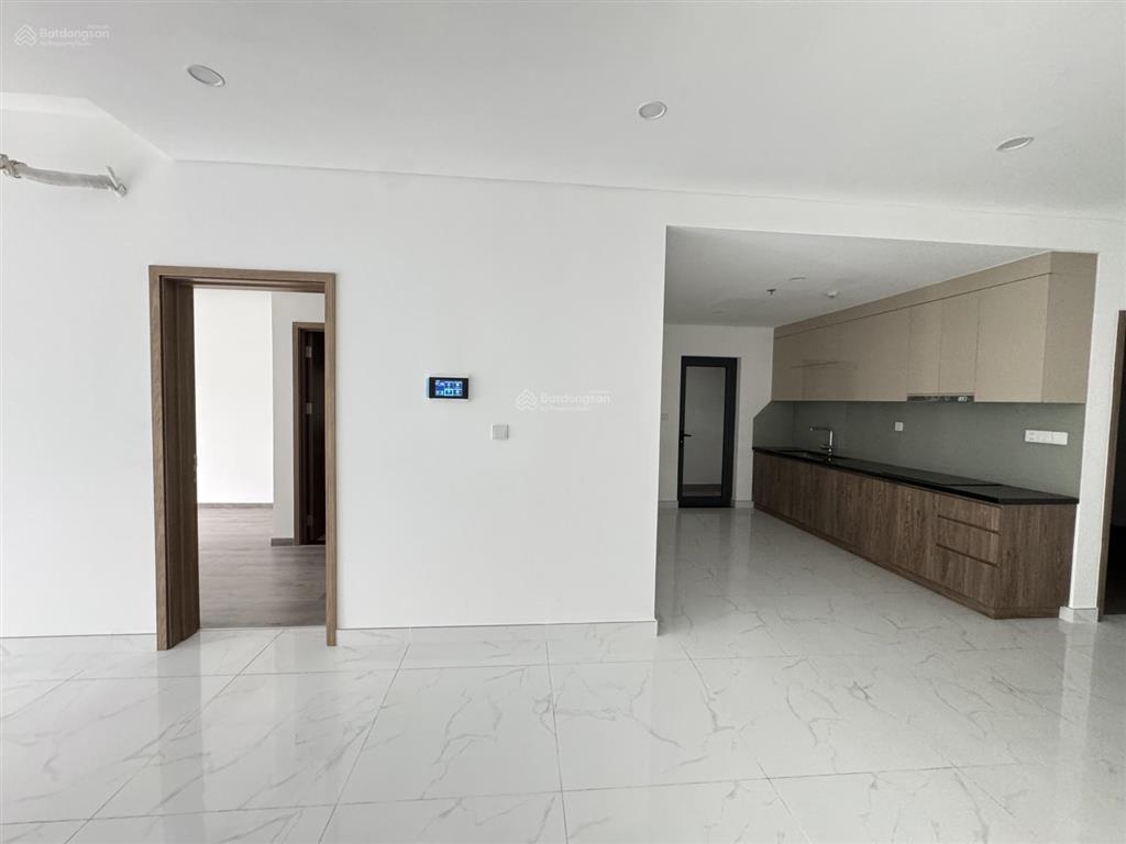 Bán sky villa  gara xe trong nhà, layout hiếm, 2pn, dt 167m². giá 12 tỷ btp