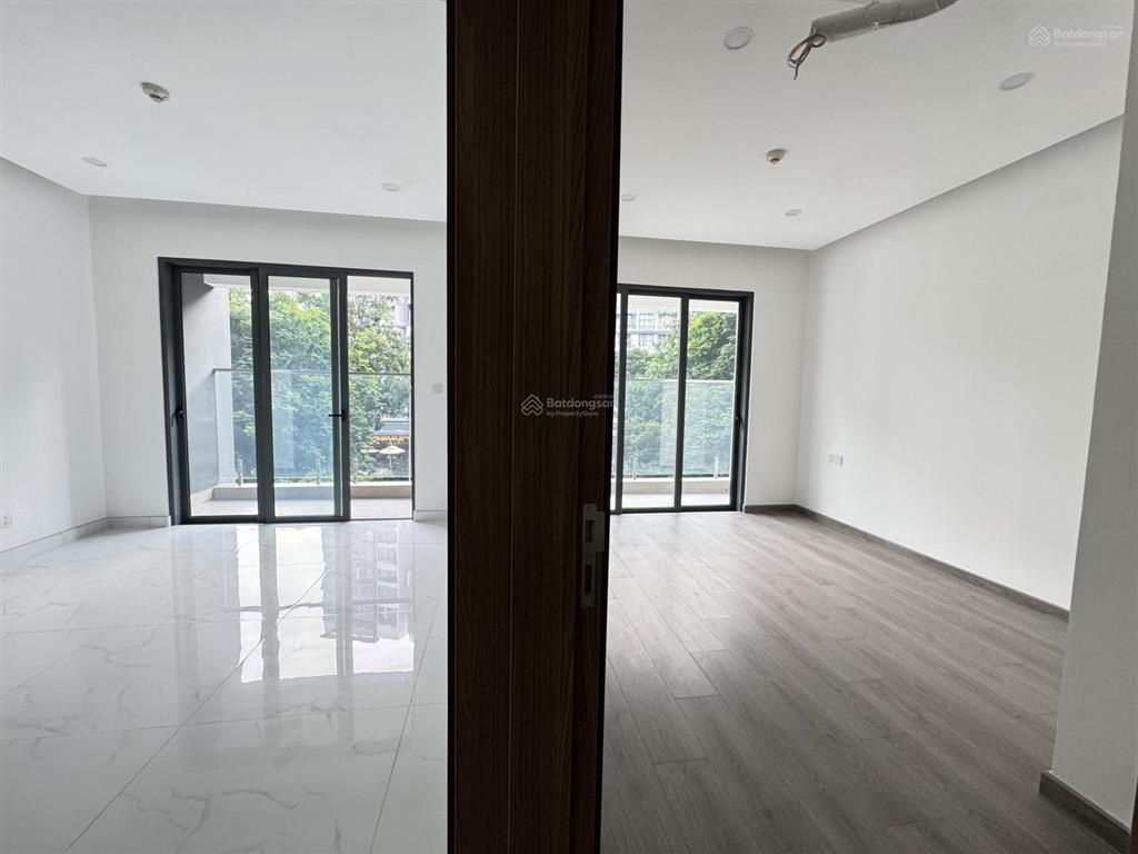 Bán sky villa  gara xe trong nhà, layout hiếm, 2pn, dt 167m². giá 12 tỷ btp