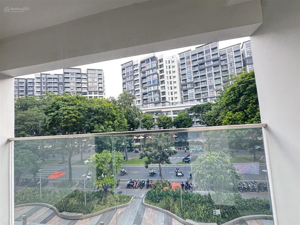 Bán sky villa  gara xe trong nhà, layout hiếm, 2pn, dt 167m². giá 12 tỷ btp