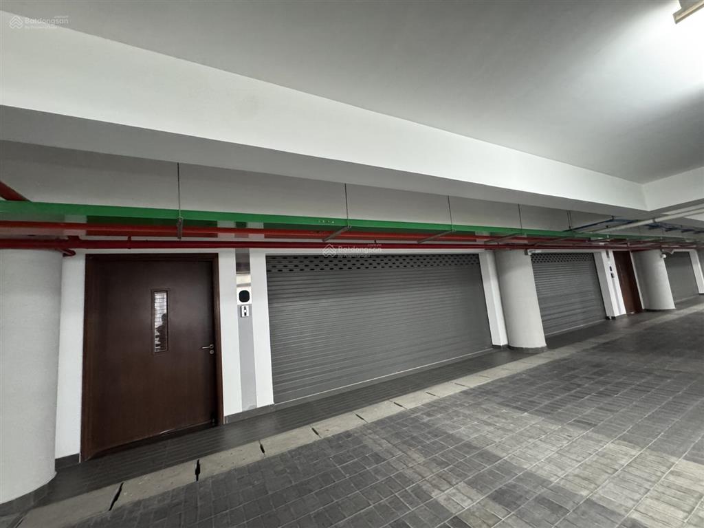 Bán sky villa  gara xe trong nhà, layout hiếm, 2pn, dt 167m². giá 12 tỷ btp