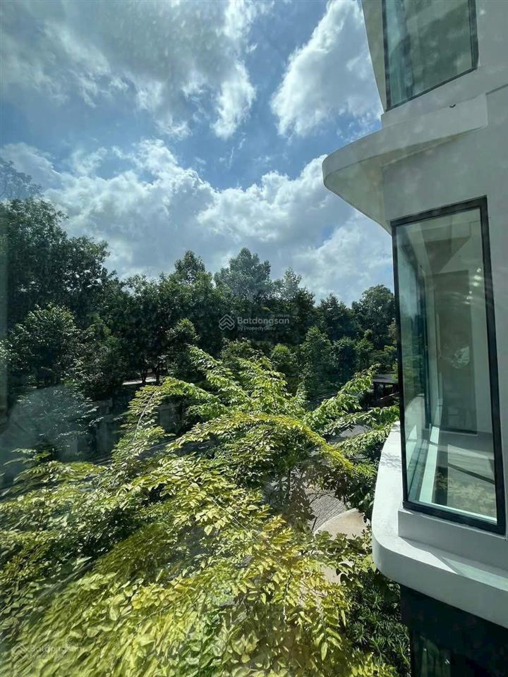 Bán nhanh, 2 phòng ngủ 96m2, centery, c4 view hồ bơi, giá chỉ 8tỷ all in. xem nhà ngay hôm nay