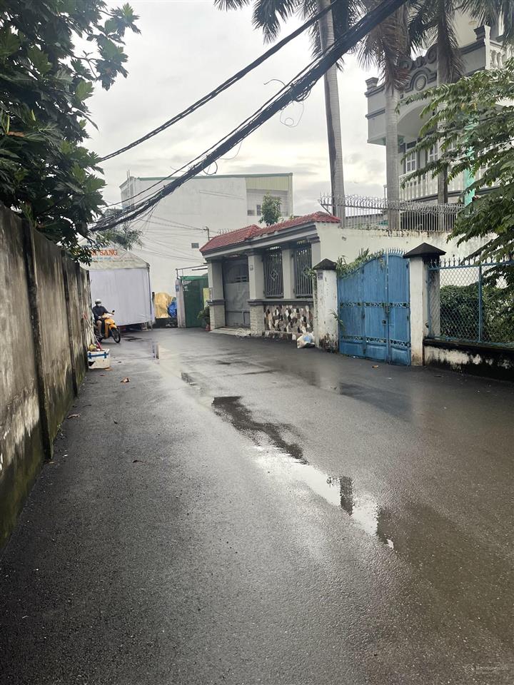 Chính chủ cần bán giá 68tr/m2 mảnh đất mặt tiền 11m,dt 510m2 ở quận 2 , bình trưng đông, quận 2 cũ