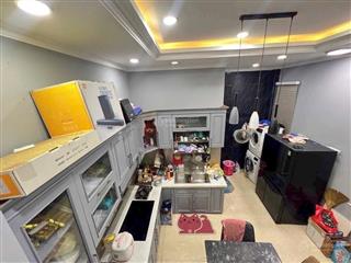 Nhà phố đường đặng văn bi ngay chợ thủ đức,có sân đậu xe hơi