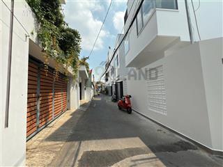 Nhà mới 4 tầng ngay chợ thủ đức hxh thông, khu cao ráo, ko ngập