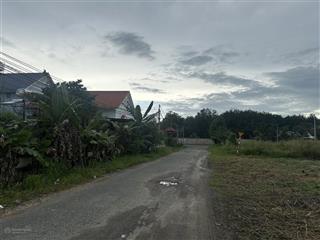 Lô góc đường nhựa giá ngộp xây 9 kiot cực đẹp