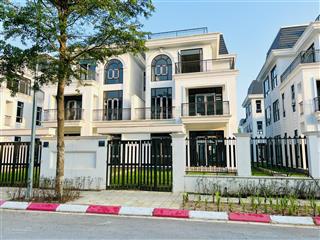 Chủ nhà cần tiền bán gấp căn biệt thự song lập 300m2 mt 10 mét