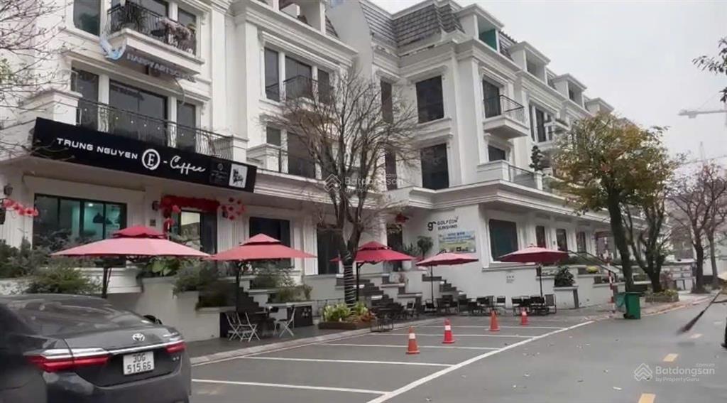 Cho thuê bt tại sunshine city chỉ 50 triệu, 168m2, 4 tầng 1 hầm, nội thất cơ bản có thang máy