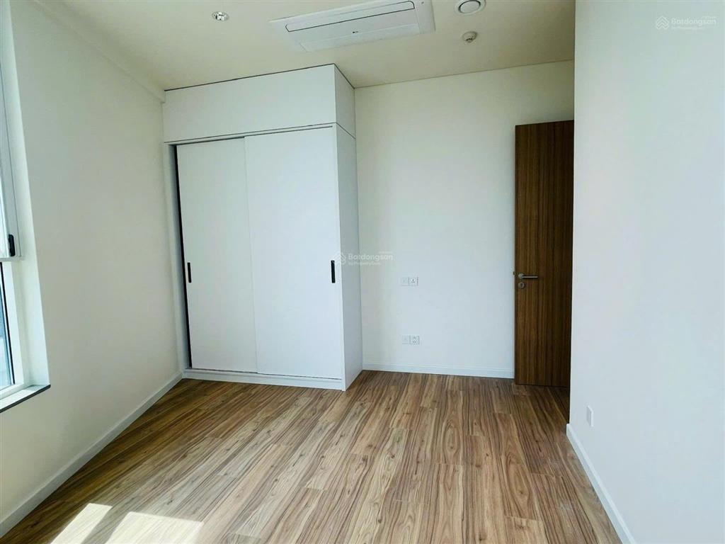 Độc quyền cho thuê 3pn zeit  135m2  75 triệu  ntcb tầng cao view sông lm81