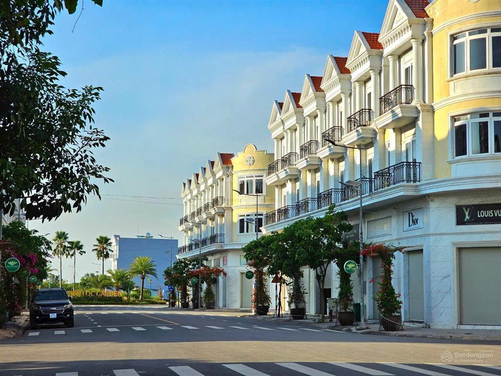 Phân khu shophouse đẹp nhất vực huyện nhơn trạch 90m2, đầu tư & kinh doanh sinh lời cực tốt