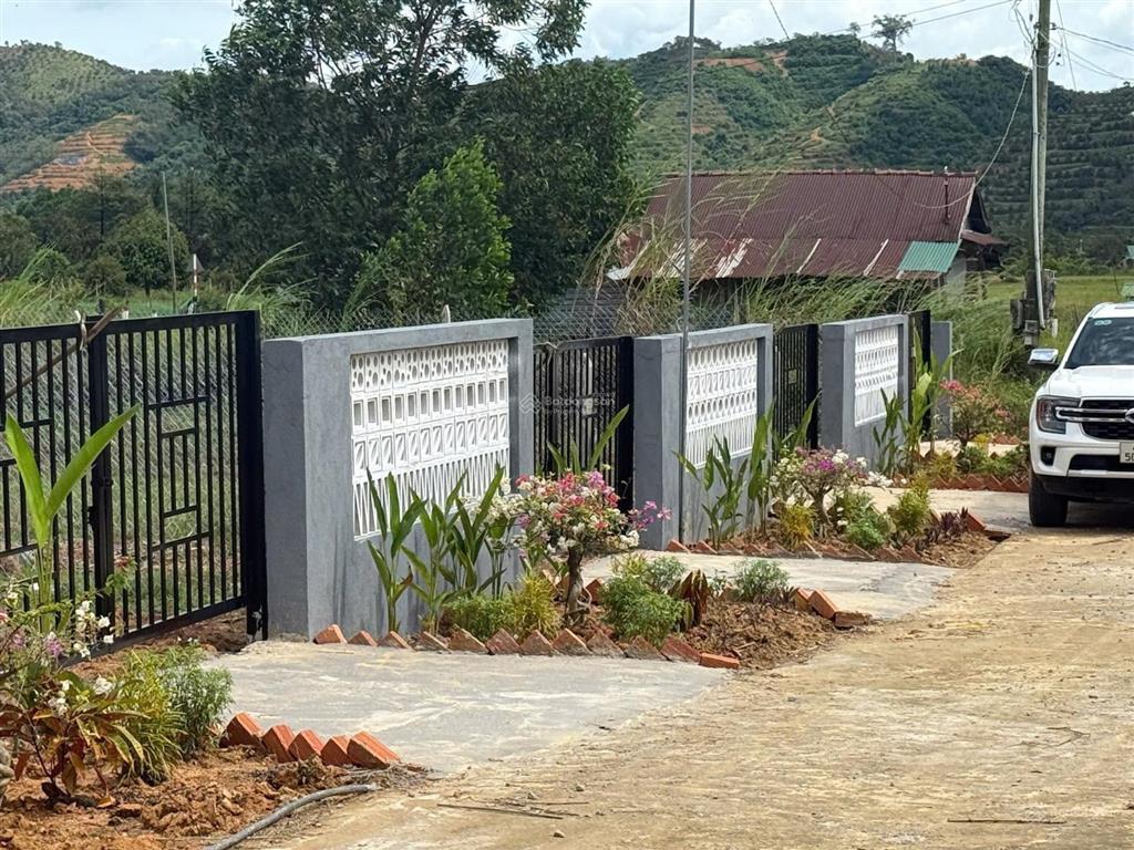 Đạ tẻhlâm đồng dt 280m2 sẵn 105m2 thổ ngang 7m kdc đường bê tông bàn giao hàng rào kiên cố giá 2xx