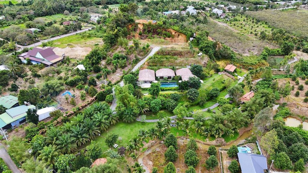 Đất đẹp đầu tư nghỉ dưỡng tại đạ tẻh lâm đồng dt 333m2 sẵn 100m2 tc mặt tiền nhựa giáp suối 4xxtr