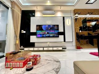 Cực rẻ! chỉ 40 tỷ diện tích đẹp (9x20m vuông vức) thích hợp xây biệt thự lý thường kiệt q10