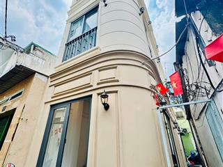 Bán nhà căn góc hẻm 4m bùi viện quận 1 dt(3x10m vuông vức) 4 tầng full nội thất chỉ 8.6tỷ