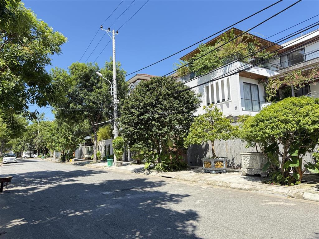 Hiếm & đẹp! lô đất biệt thự mt đường nguyễn lữ nằm trong khu biệt thự biệt lập tại kđt nam việt á