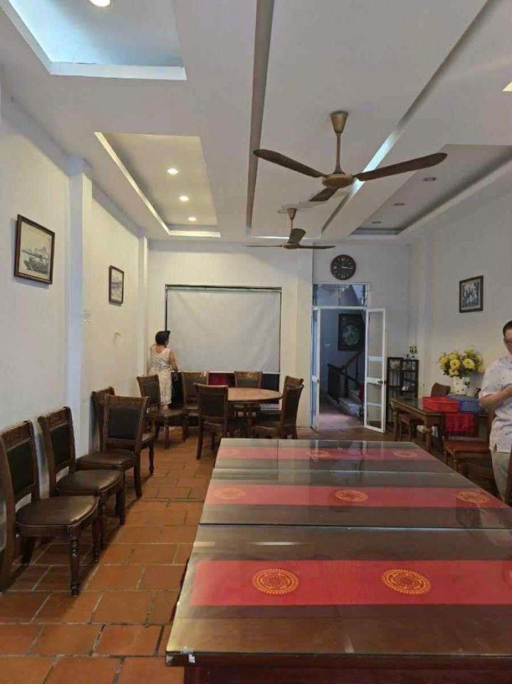 Bán nhà 7 tầng mặt phố Thụy Khuê Ba Đình Hà Nội 65 tỷ. Nhà 150m2 x 7 tầng viewo hồ Tây. Vị trí ngay ngã tư Văn Cao Thụy 