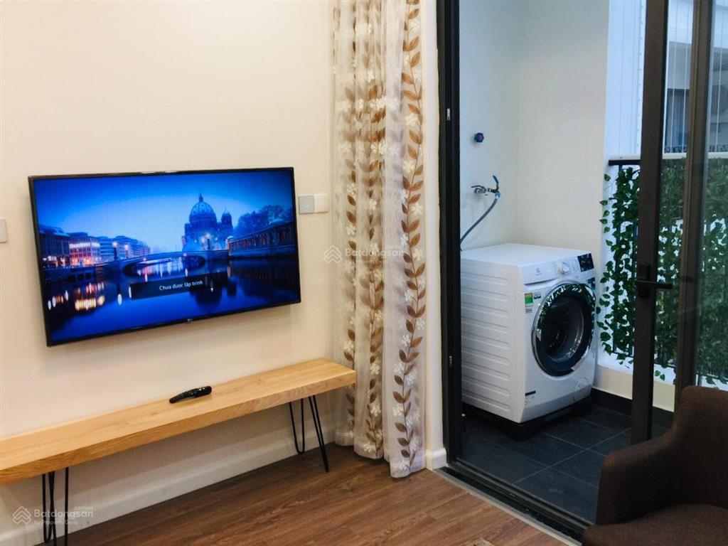 Vợ chồng tôi cần cho thuê gấp căn hộ 2pn, đẹp tại chung cư thái hà, giá 11tr/th. 0981 959 *** a hà