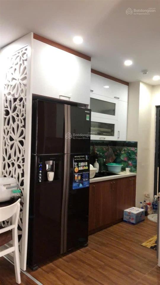 Vợ chồng tôi cần cho thuê gấp căn hộ 2pn, đẹp tại chung cư thái hà, giá 11tr/th. 0981 959 *** a hà