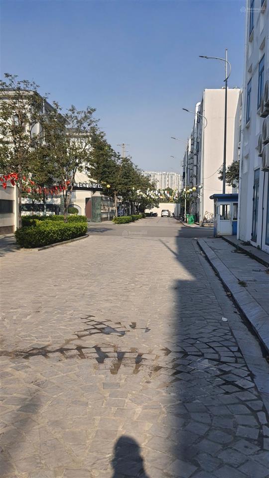 Cho thuê biệt thự tại tsq galaxy, 500m2, 8pn, 8wc, giá tốt  0936 488 ***