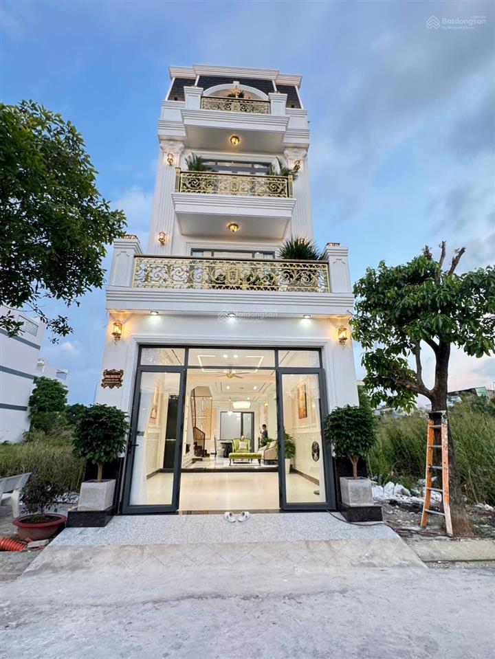 Bán nhà mới mẫu tân cổ điển dt 5 x 16.5m 1trệt2lầu sân thượng giá 9tỷ8