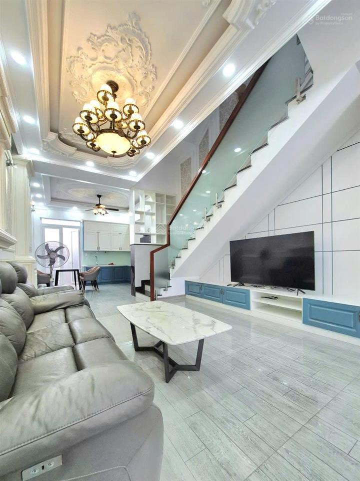 Bán nhà kdc đồng bộ đường 10m huỳnh tấn phát, thị trấn nhà bè full nội thất  xe hơi đậu trong nhà