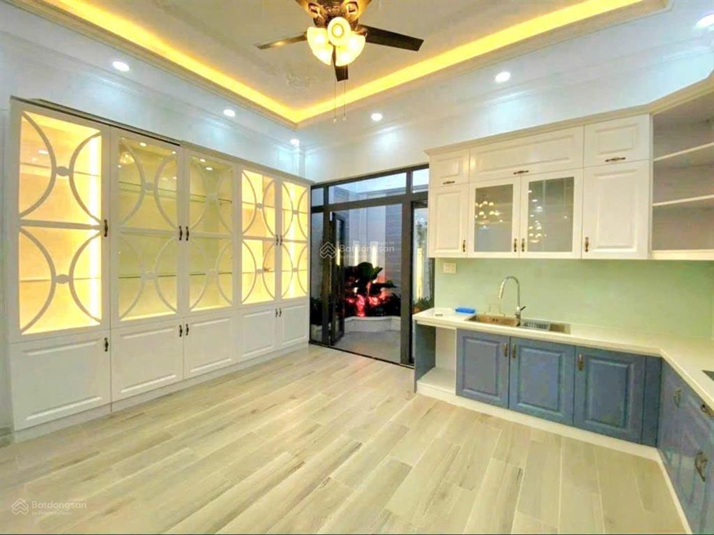 Bán nhà kdc đồng bộ đường 10m huỳnh tấn phát, thị trấn nhà bè full nội thất  xe hơi đậu trong nhà