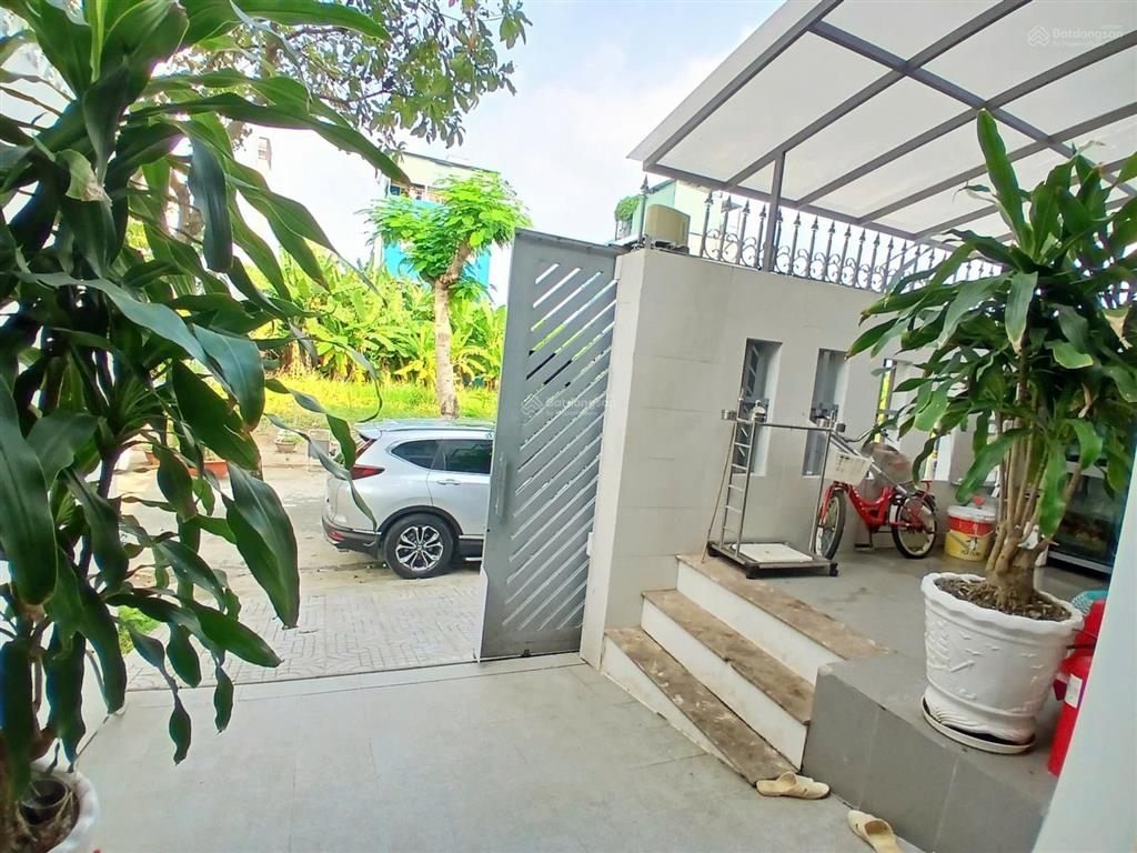 Bán nhà kdc phú xuân sổ hồng riêng hoàn công đầy đủ dt 7 x 16m 1 trệt 2lầu sân thượng gía 9tỷ999