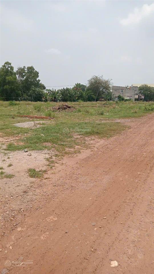 Bán đất mặt tiền đê bao sông sài gòn lái thiêu. dt gần 300m2 thổ cư sẵn. giá 8 tỷ tl vị trí đẹp