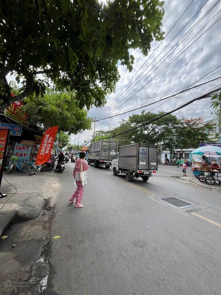 Bán góc 2 mặt tiền dt 16,2m x 35m tổng 604 m2 đường hương lộ 2, gần ngã tư 4 xã, giá bán 56 tỷ