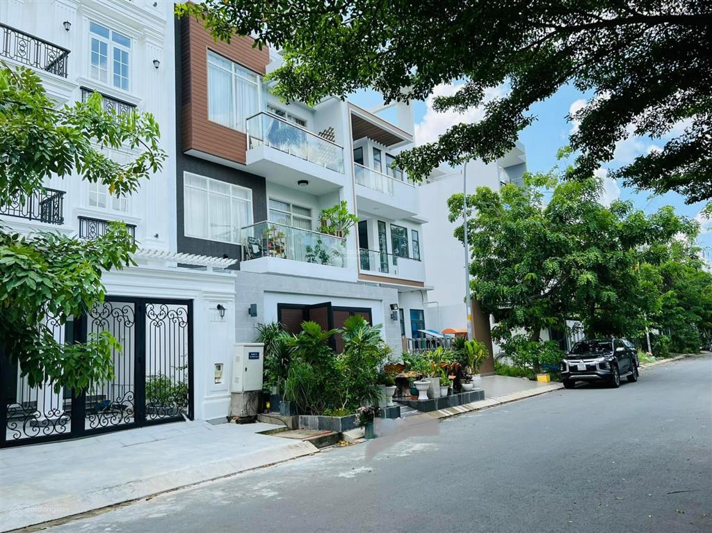 Cần bán nhanh lô đất biệt thự 266m2 kdc conic, vị trí đẹp, giá chỉ 54 triệu/m2