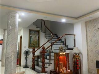 Nhà phố Conic vị trí cực đẹp DT 140m2 (7x20) xây 1 trệt 2 lầu giá 12.5 tỷ.