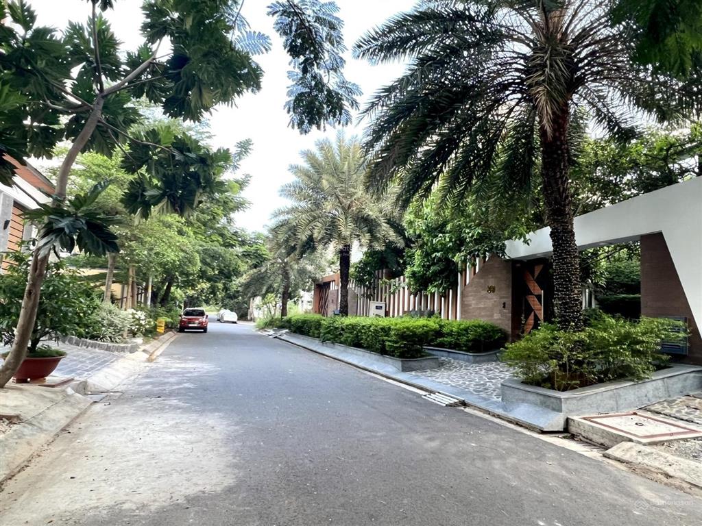 Đất conic vị trí cực đẹp dt 126m2 (7x18) giá chỉ 61,5 triệu/m2. sổ hồng riêng