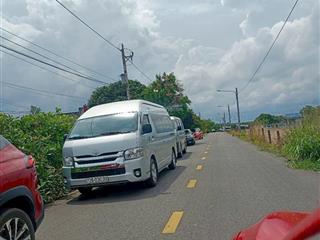 Mặt tiền láng dài, đất đỏ brvt