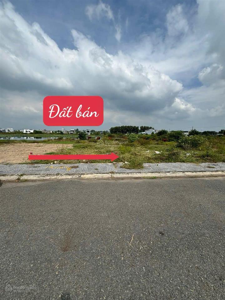 Chính chủ gửi 2 lô lan anh 1 mr, ngay gần đường 17m.