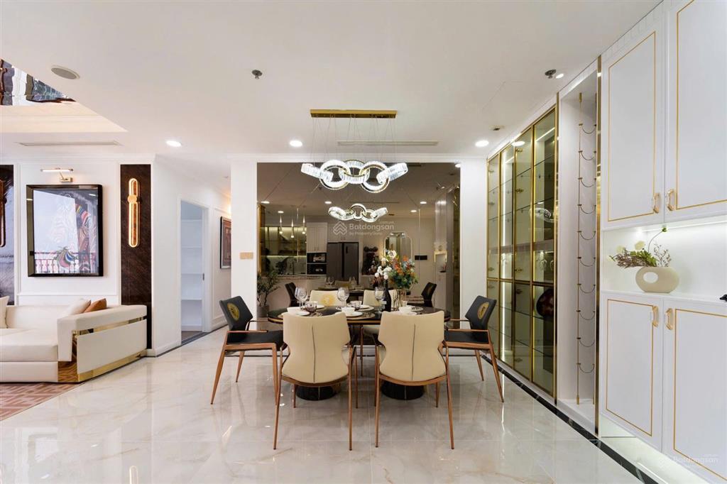 Tôi cần cho thuê cc vinhomes central park, 27 triệu, 115 m2, đầy đủ tiện ích ở bình thạnh, hcm