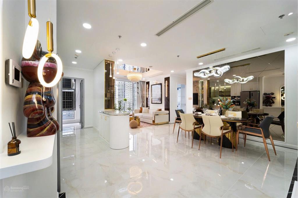 Tôi cần cho thuê cc vinhomes central park, 27 triệu, 115 m2, đầy đủ tiện ích ở bình thạnh, hcm