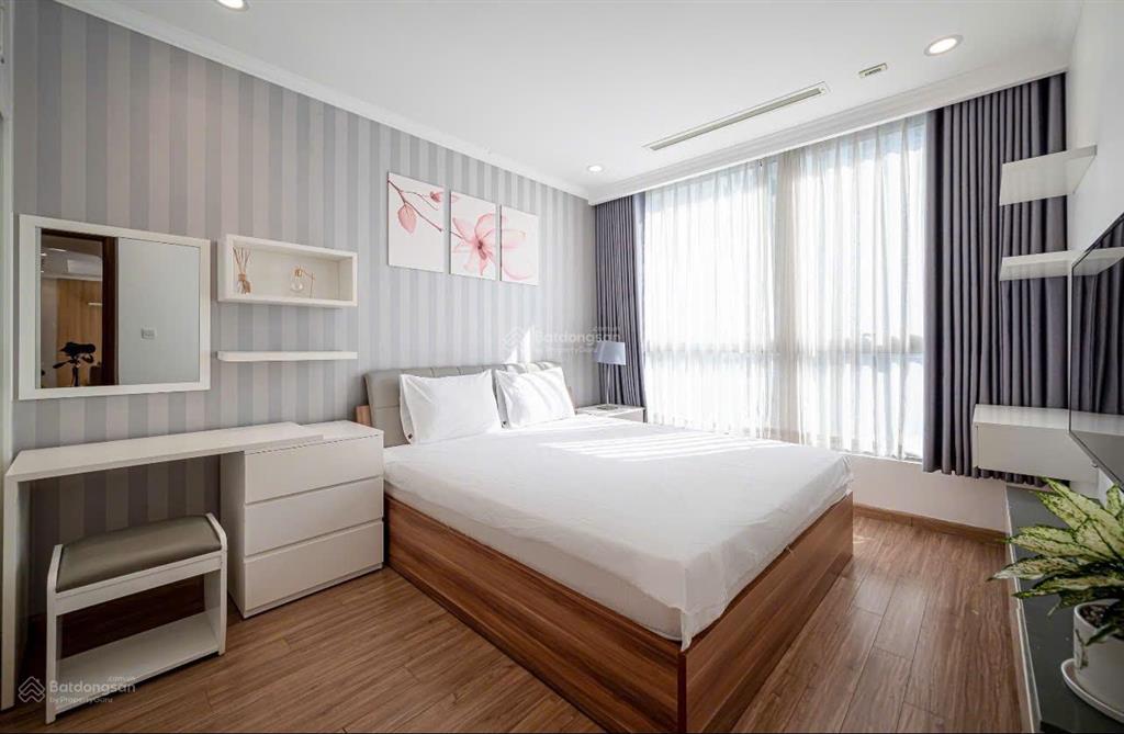 Tôi cần cho thuê căn 2pn, 2wc, 80m2 tại vinhomes central park, 19 triệu, bình thạnh, hcm