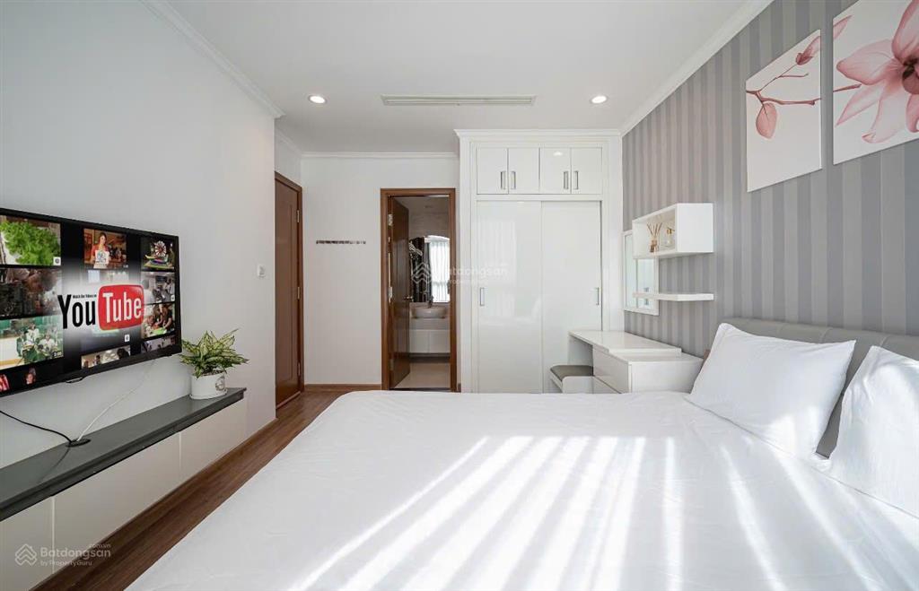 Tôi cần cho thuê căn 2pn, 2wc, 80m2 tại vinhomes central park, 19 triệu, bình thạnh, hcm