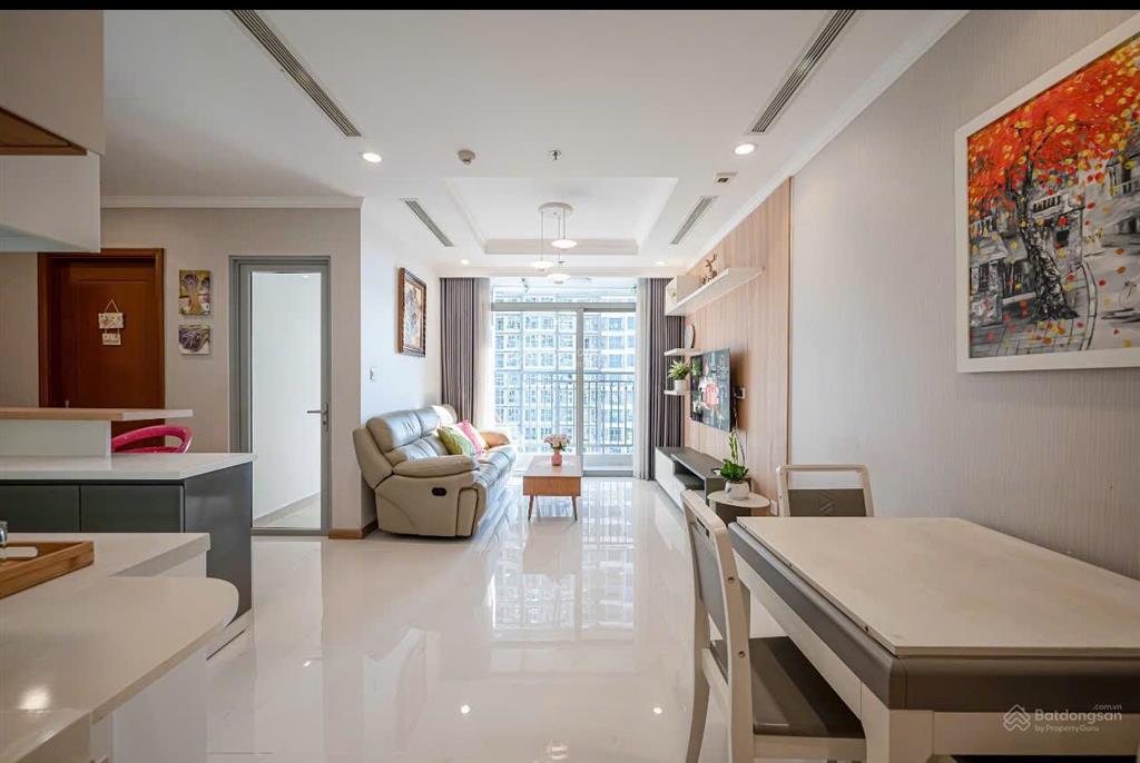 Tôi cần cho thuê căn 2pn, 2wc, 80m2 tại vinhomes central park, 19 triệu, bình thạnh, hcm