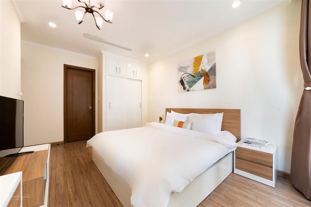 Chính chủ đi nước ngoài cần cho thuê lại 2 pn, giá 20 triệu vnd tại vinhomes central park